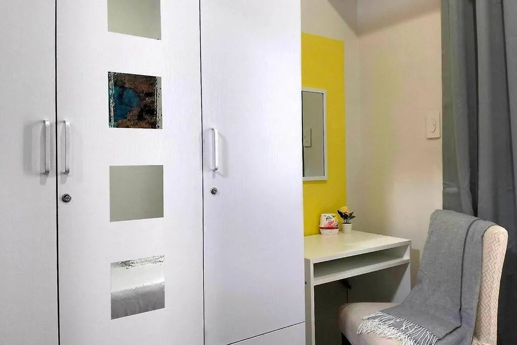 New Makati 1Br Resort View Above Air Mall 50-Inch Smart Tv Manila Lägenhet