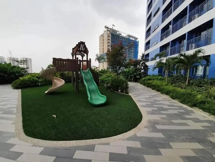Lägenhet New Makati 1Br Resort View Above Air Mall 50-Inch Smart Tv Manila Filippinerna